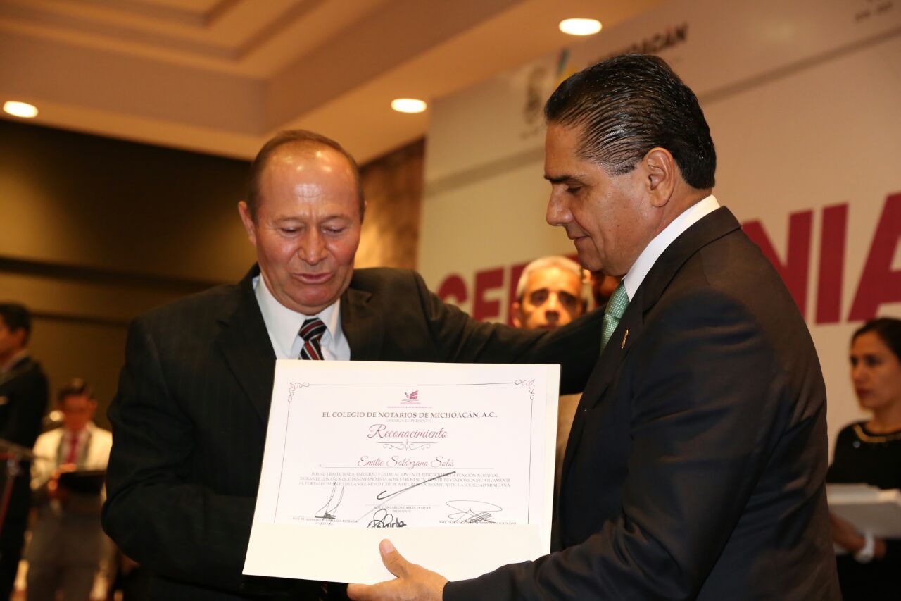 Celebra Silvano Aureoles Día del Notario