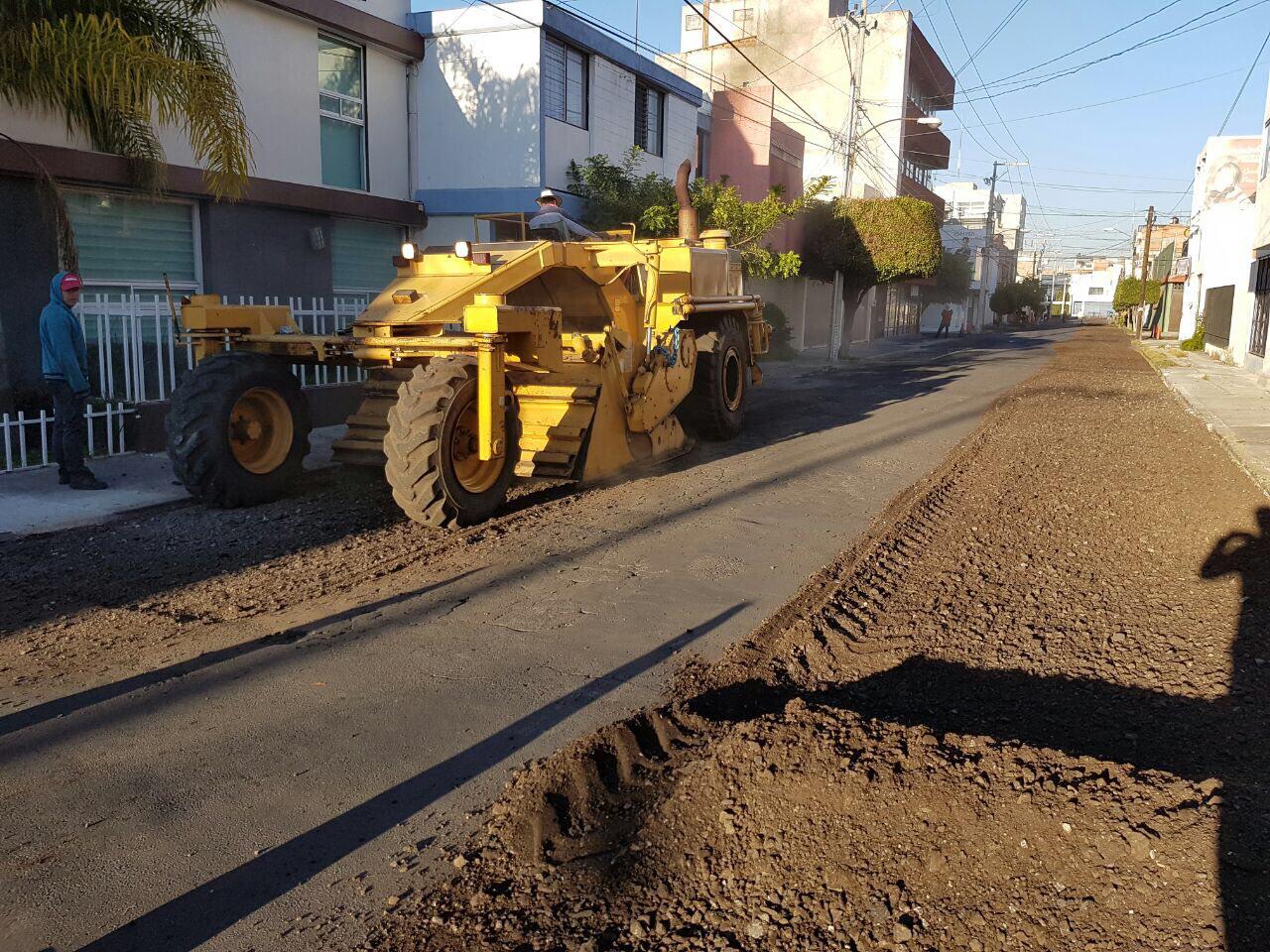 Ayuntamiento de Morelia atiende más 30 colonias con obras de bacheo durante última semana de octubre