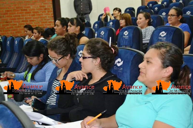 Evalúa Conalep Michoacán a personal de guarderías
