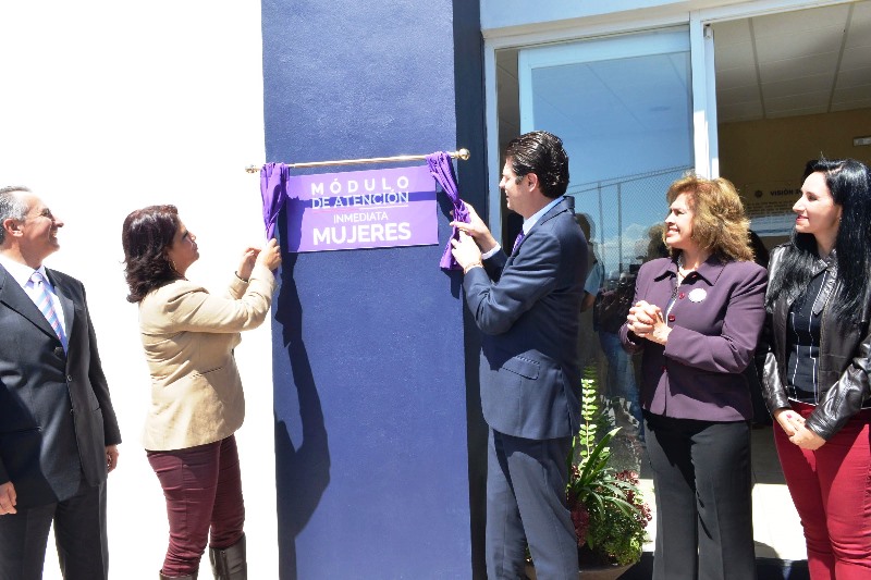 Alfonso Martínez y autoridades inauguran primer Módulo de Atención Inmediata para Mujeres.