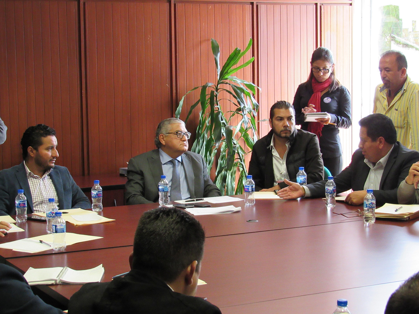 Atiende SFA a presidentes municipales