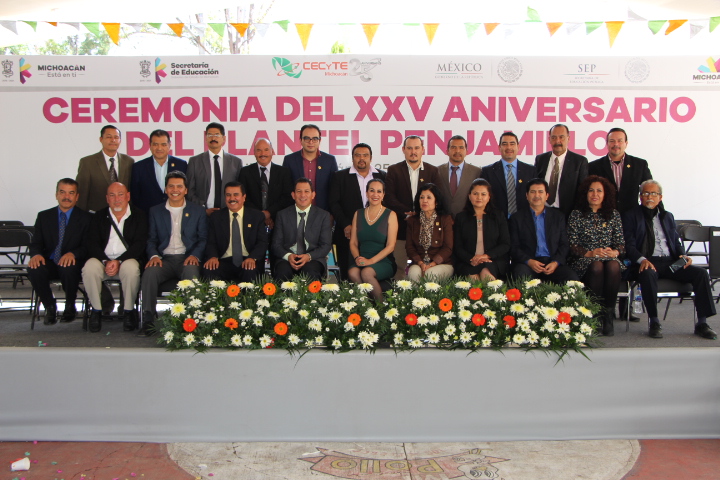 El plantel Penjamillo, el primero del CECyTEM, festeja su 25 aniversario