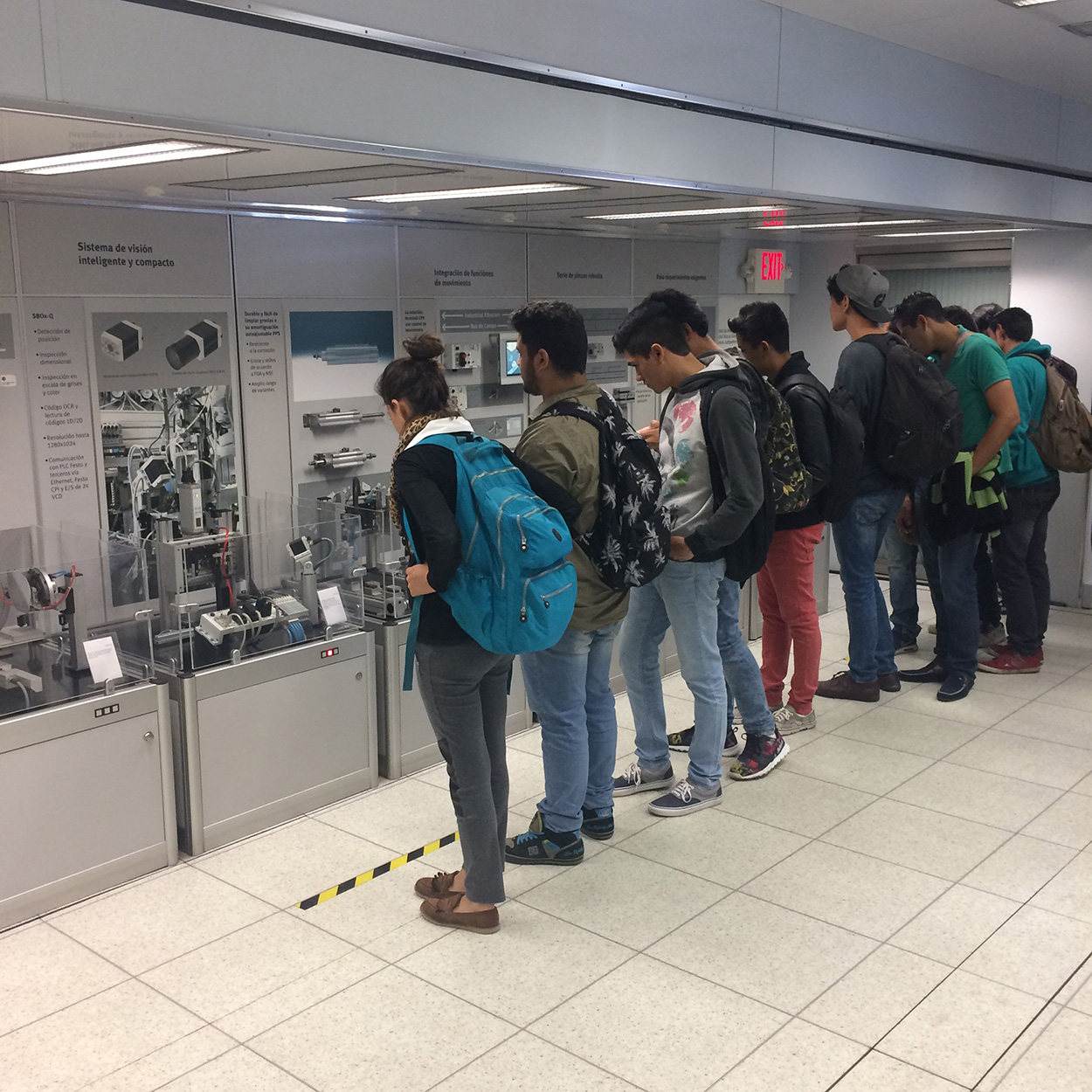 Estudiantes de la UTM conocen nueva tecnología industrial