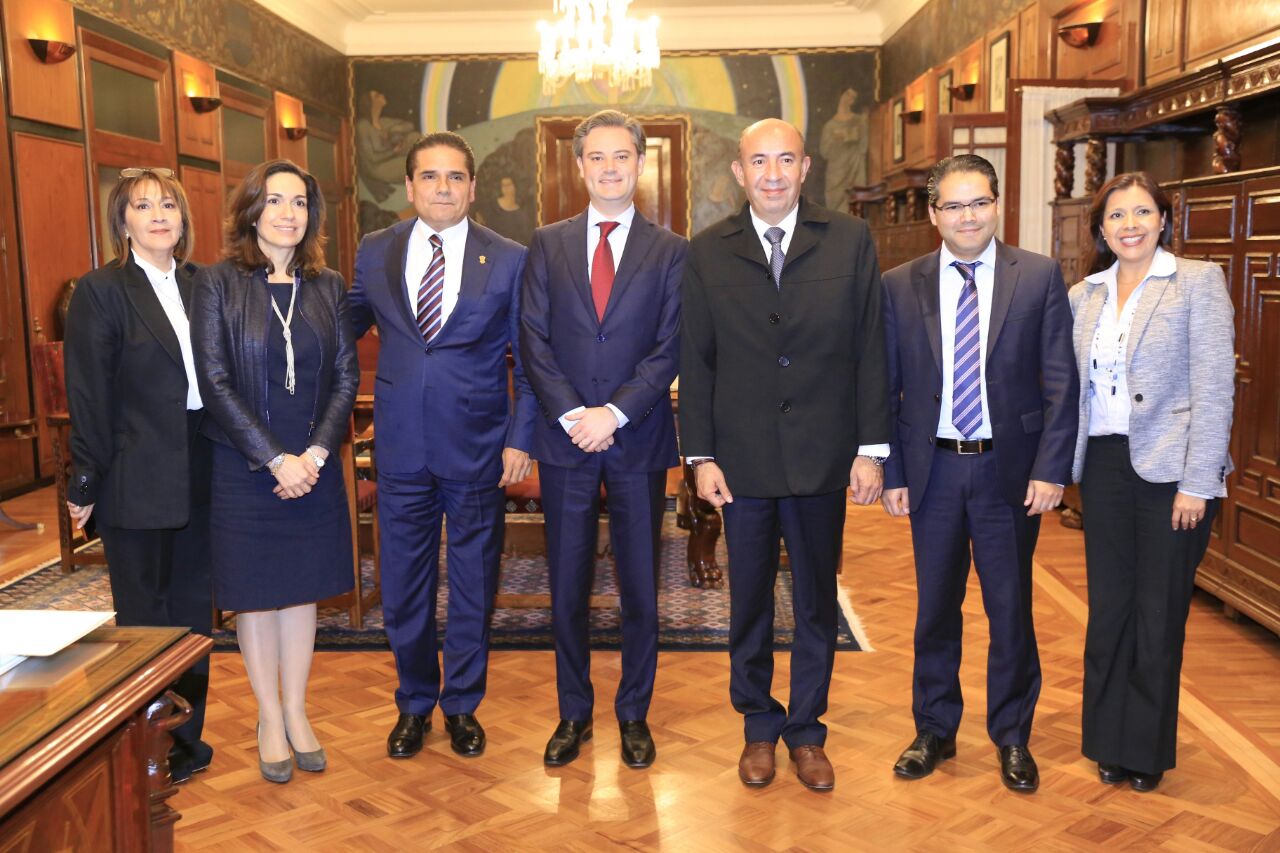 Continúa Gobernador gestión de recursos para educación