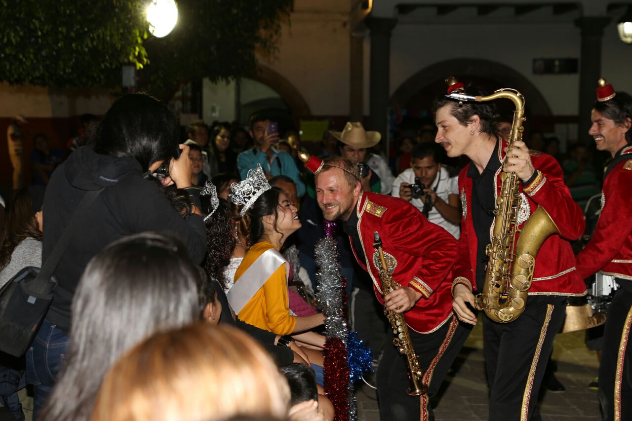 Tacámbaro disfruta del show de “Imperial Kikiristan”