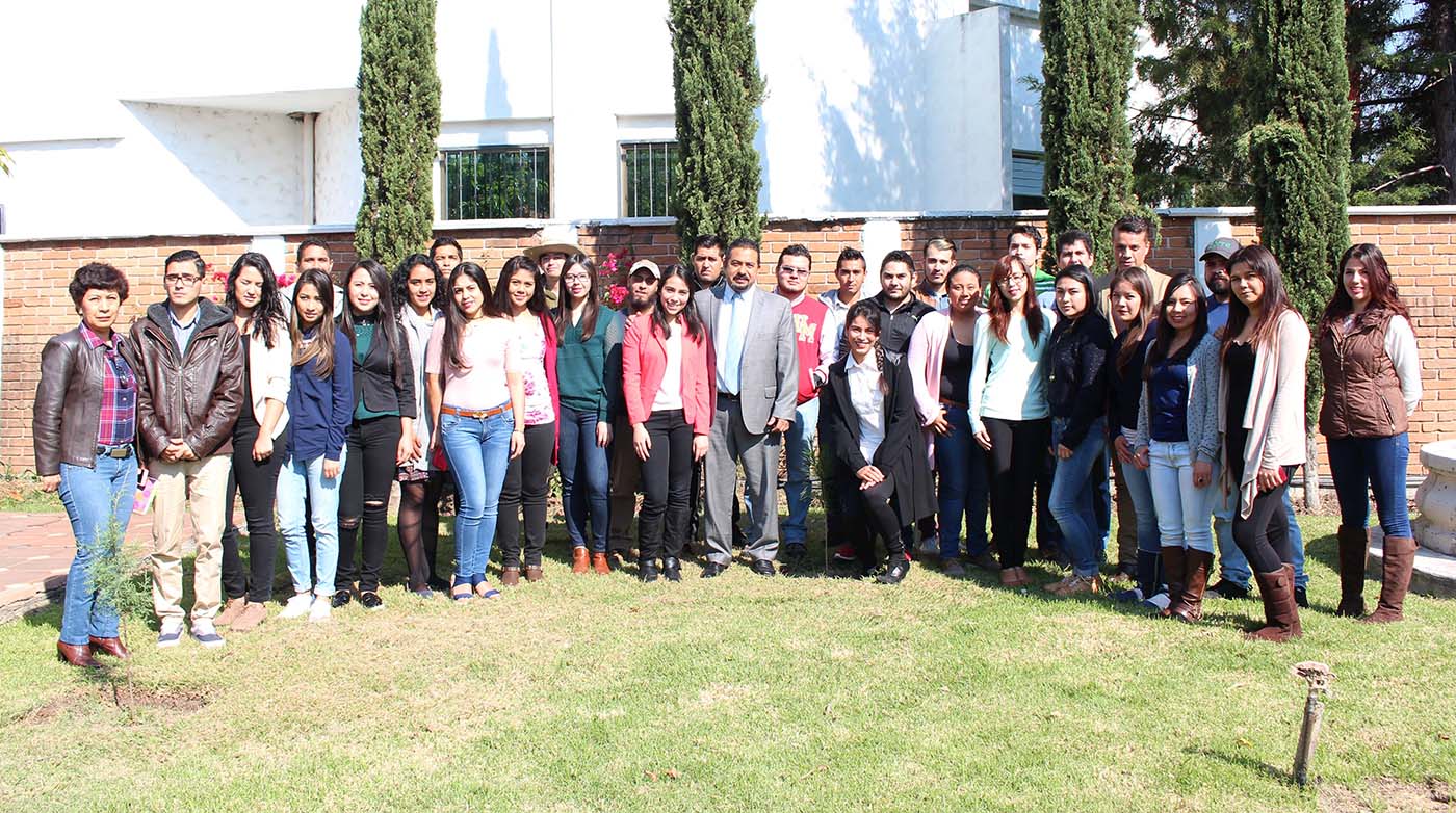 Becan a estudiantes para incentivar la divulgación de la ciencia