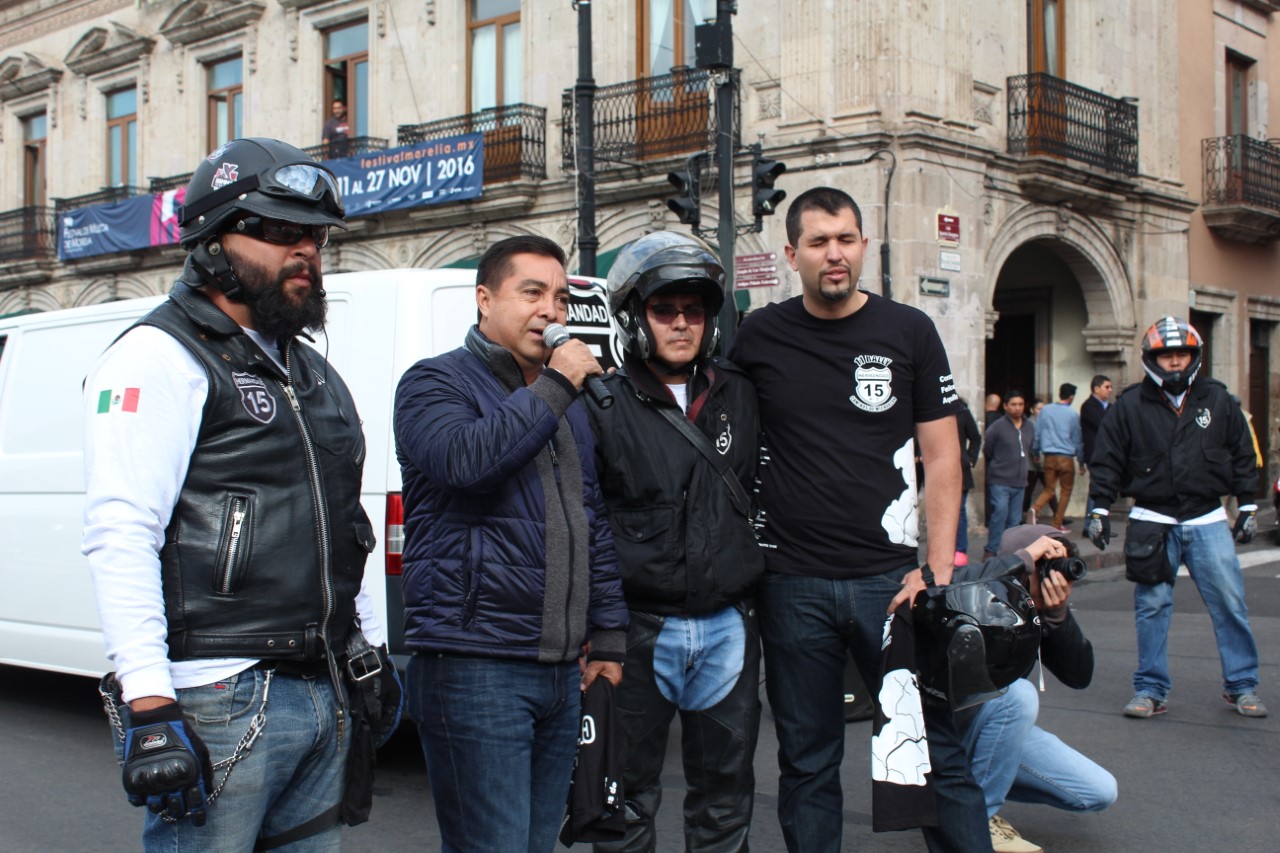 Sergio Ochoa apoya rally de motociclismo