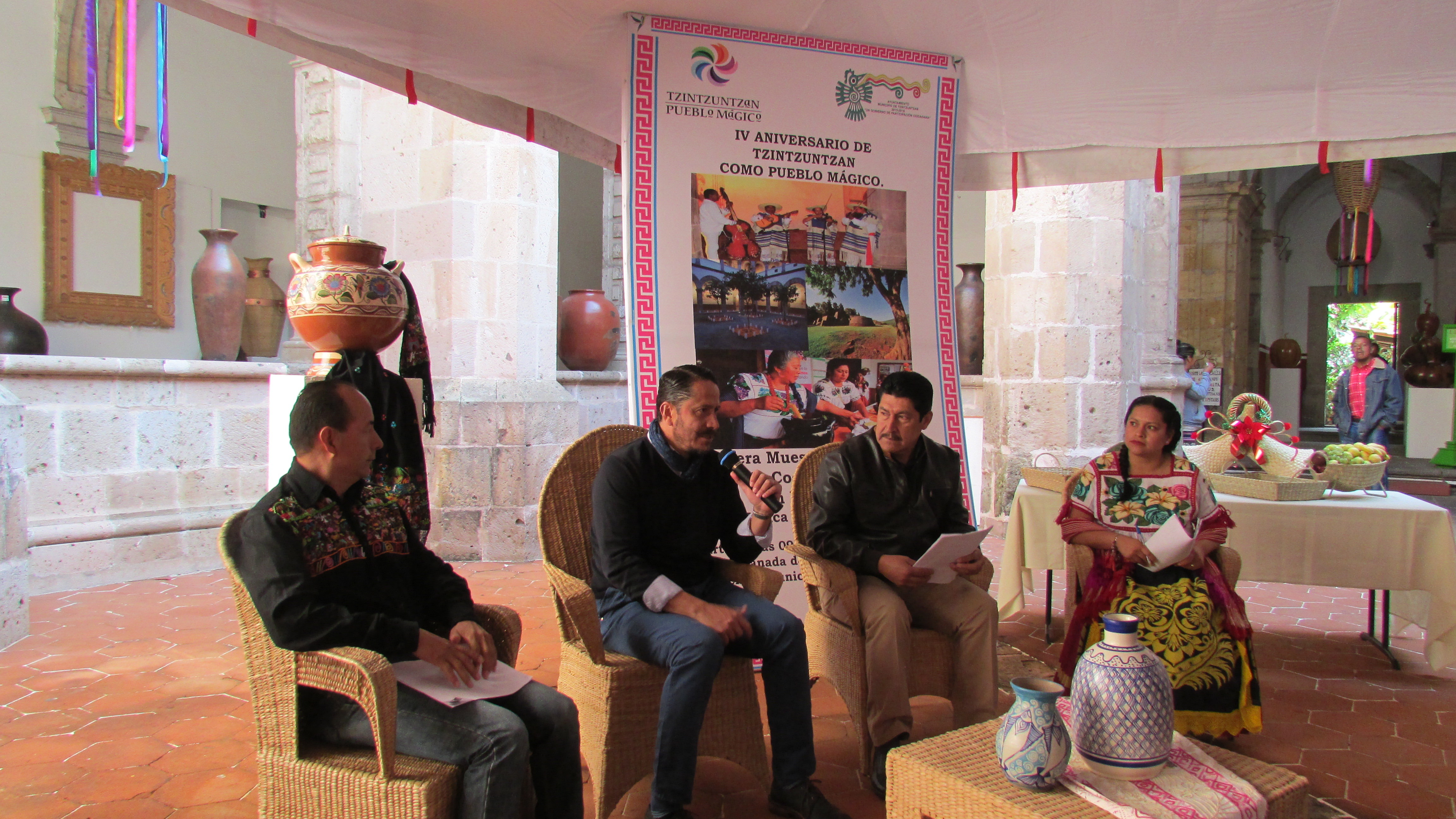 Domingo de fiesta en Tzintzuntzan; festeja su 4º aniversario como Pueblo Mágico