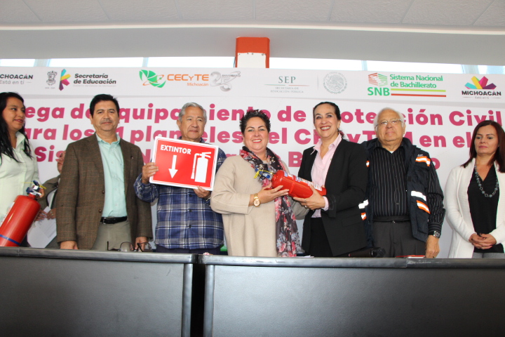 Histórica entrega de equipo para protección civil a planteles del CECyTEM