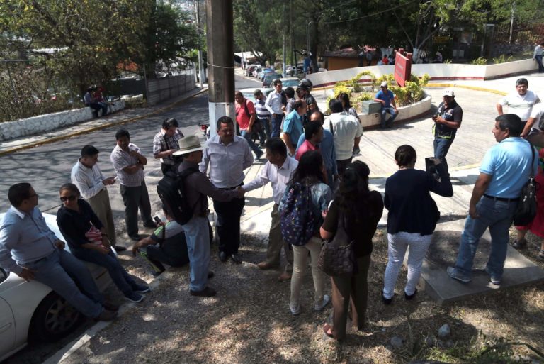 En Guerrero inician un paro estatal de 48 horas trabajadores de las normales.