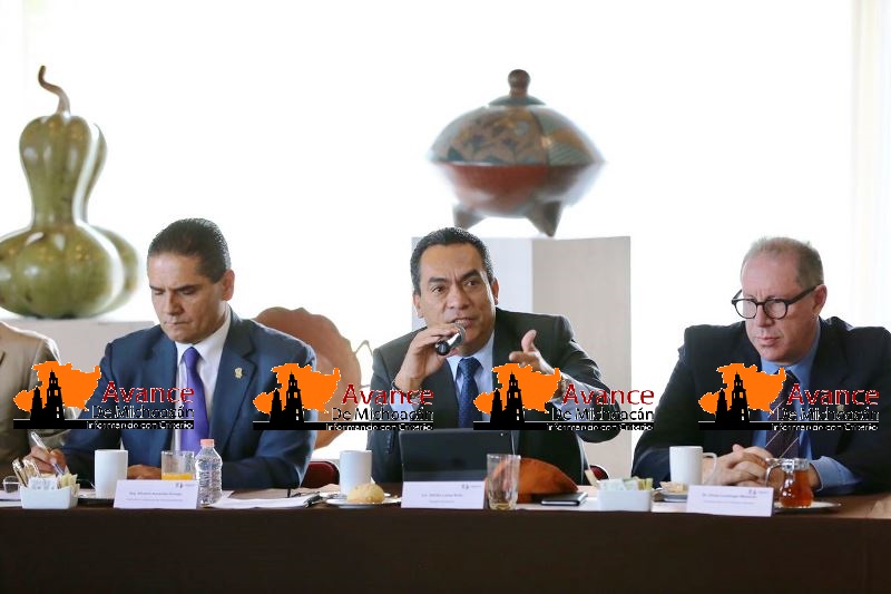 Colocar juntos a Michoacán en otro escenario: Silvano Aureoles Conejo.