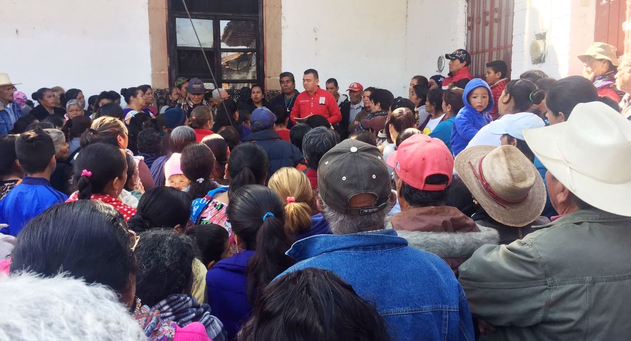 Habitantes de Pátzcuaro toman alcaldía