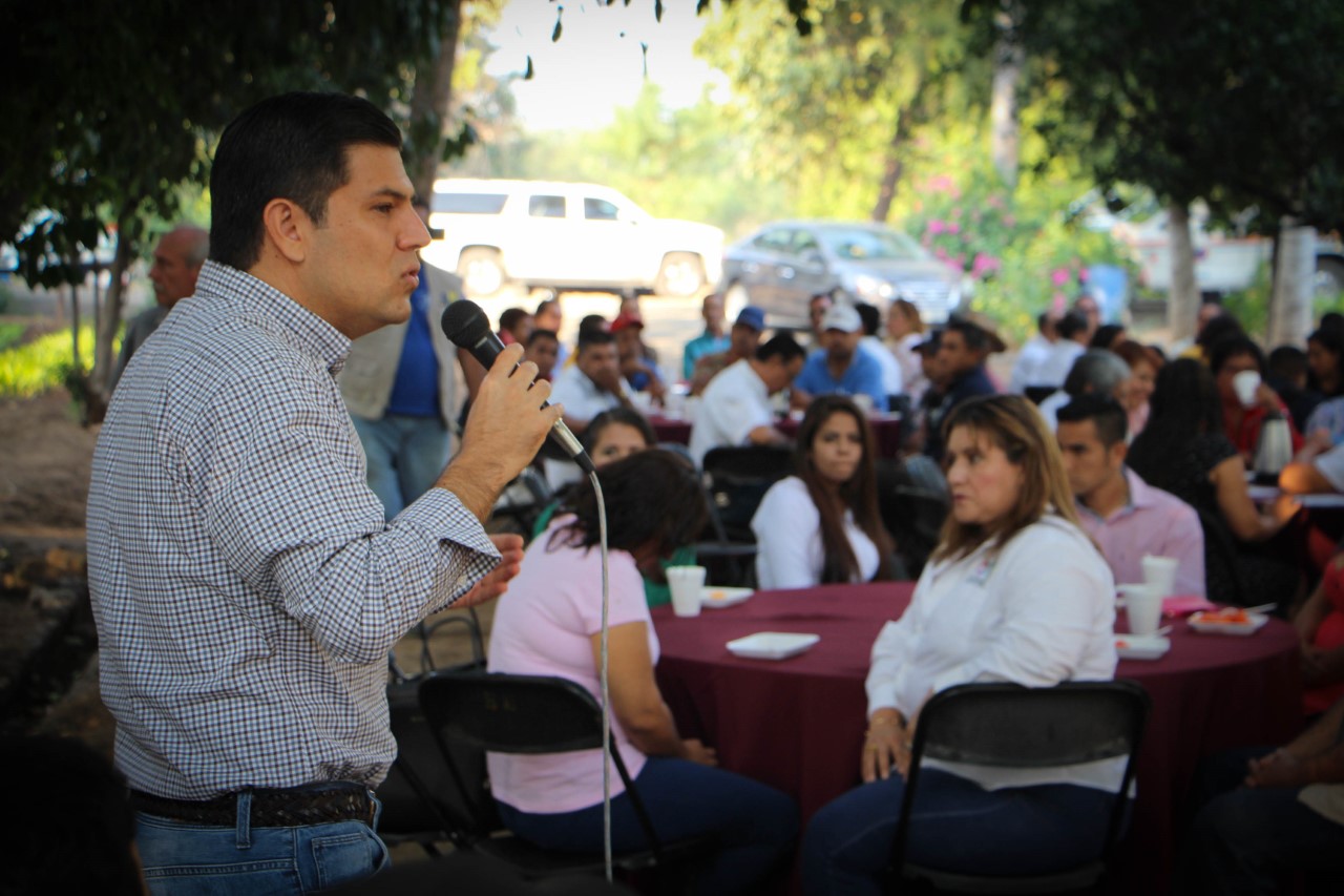 Reconocen a trabajadores del Ayuntamiento