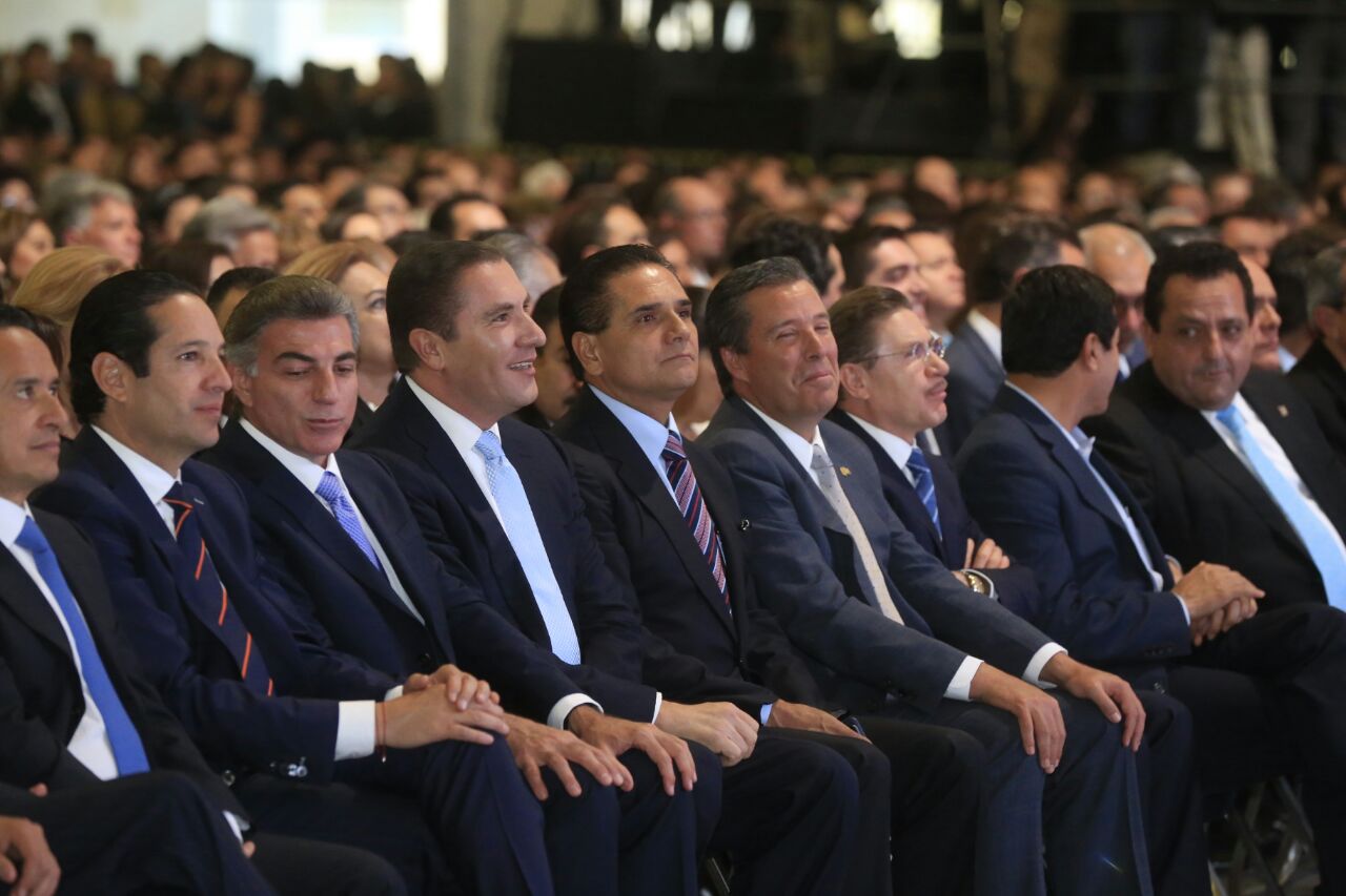 Presencia Silvano Aureoles toma de protesta de Martín Orozco como gobernador de Aguascalientes