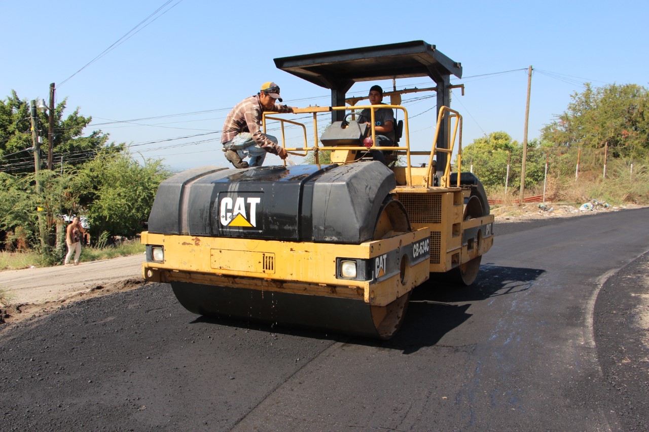 Inicia bacheo en calles y avenidas de Apatzingán