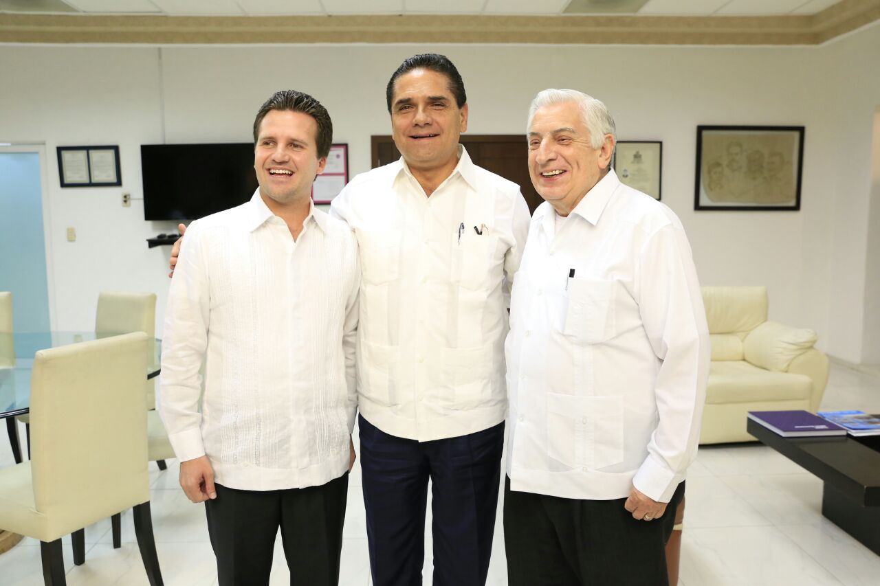Asiste Silvano Aureoles a Primer Informe de alcalde de Centro, Tabasco
