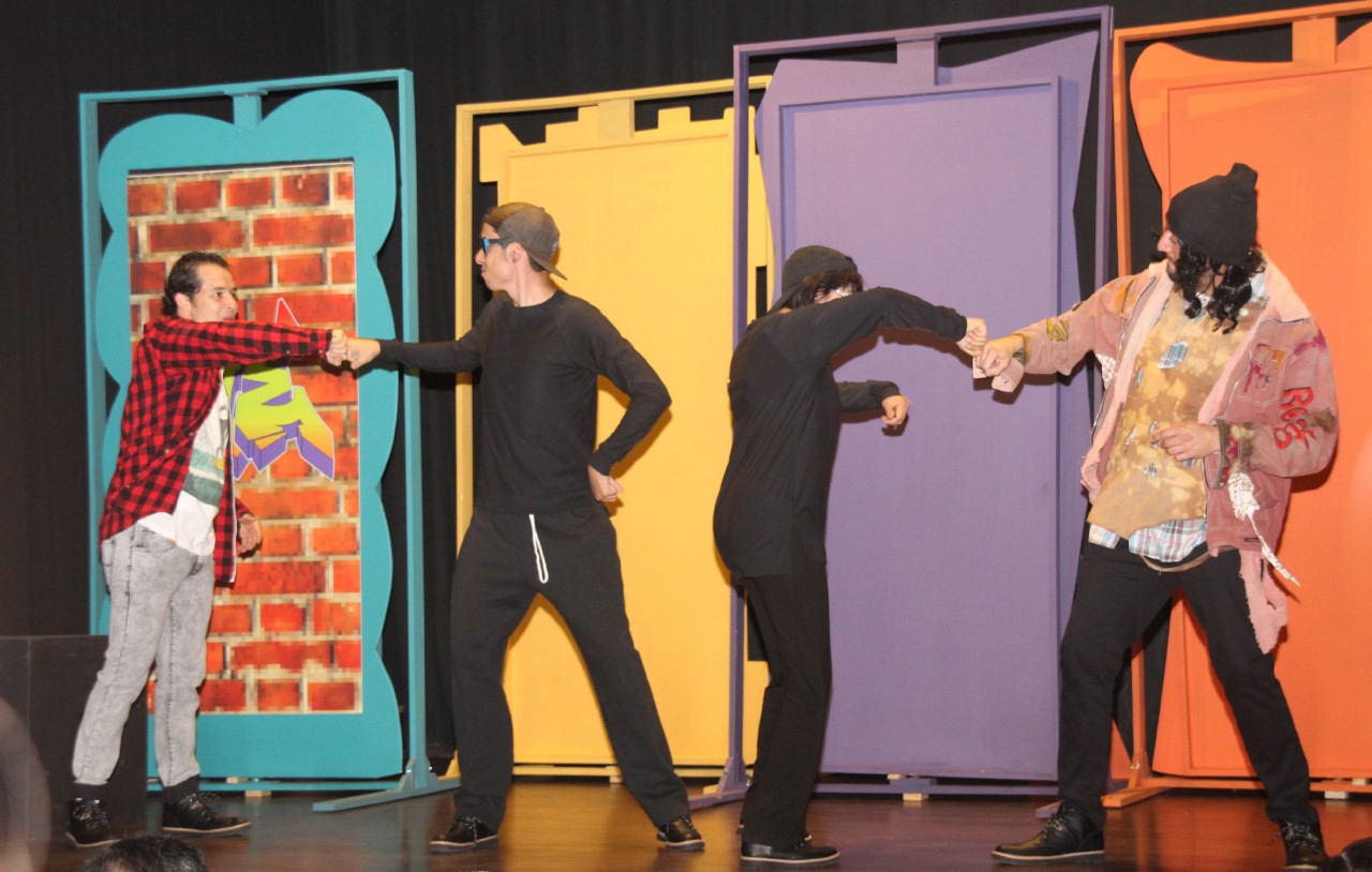 Órganos autónomos fomentan valores a través de obra de teatro