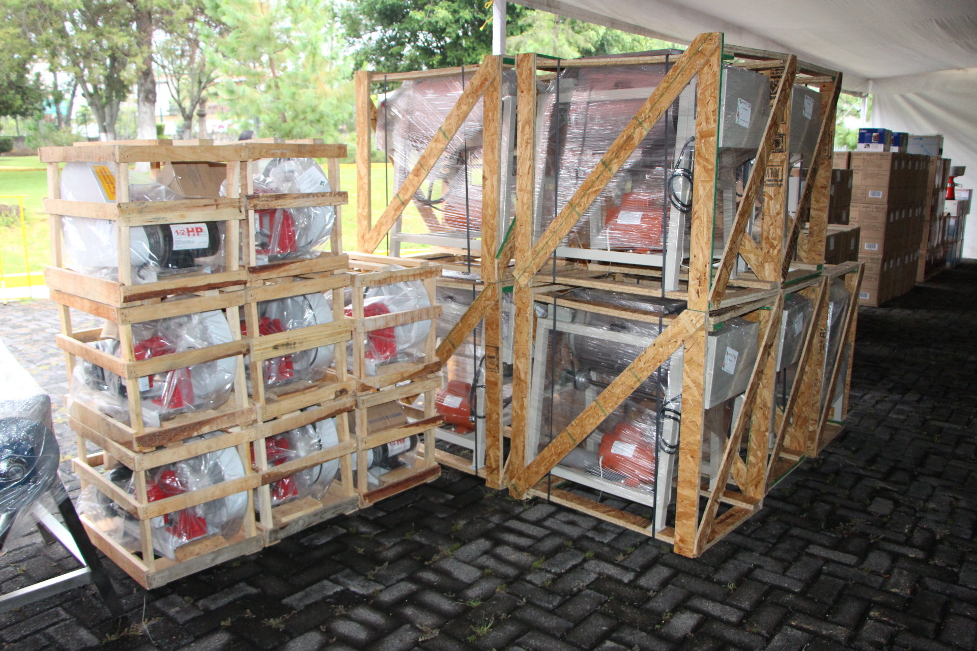 Más de 39 mdp en equipamiento para los planteles del CECyTEM