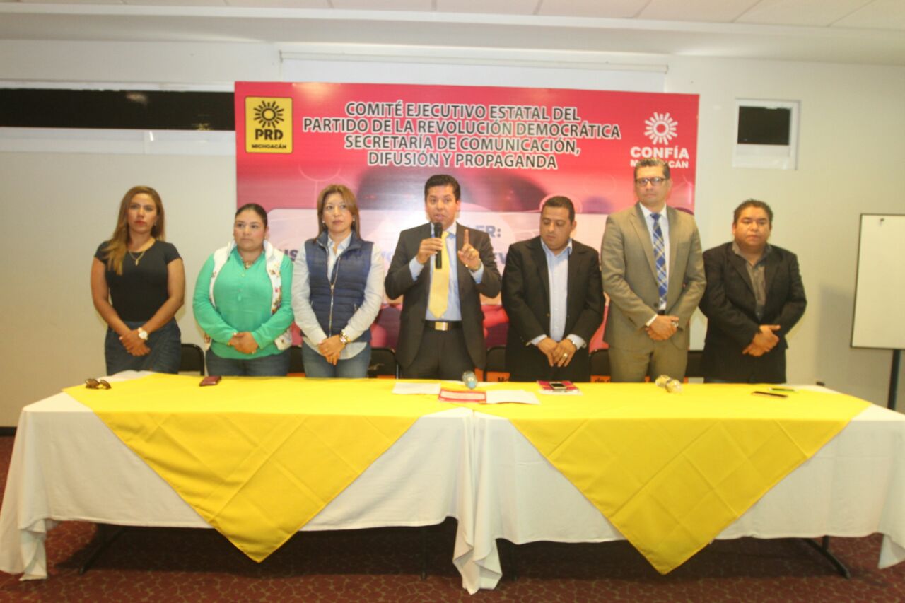 Capacita PRD a su militancia en comunicación política