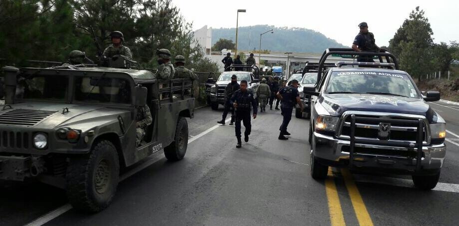 Detienen a 10 presuntos integrantes de Los Viagra, armas y vehículos