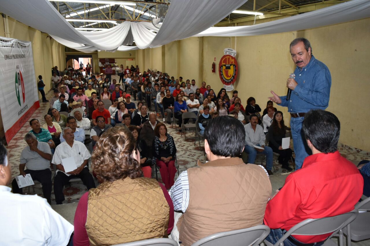 El PRI fortalece sus consejos políticos uniendo juventud y experiencia