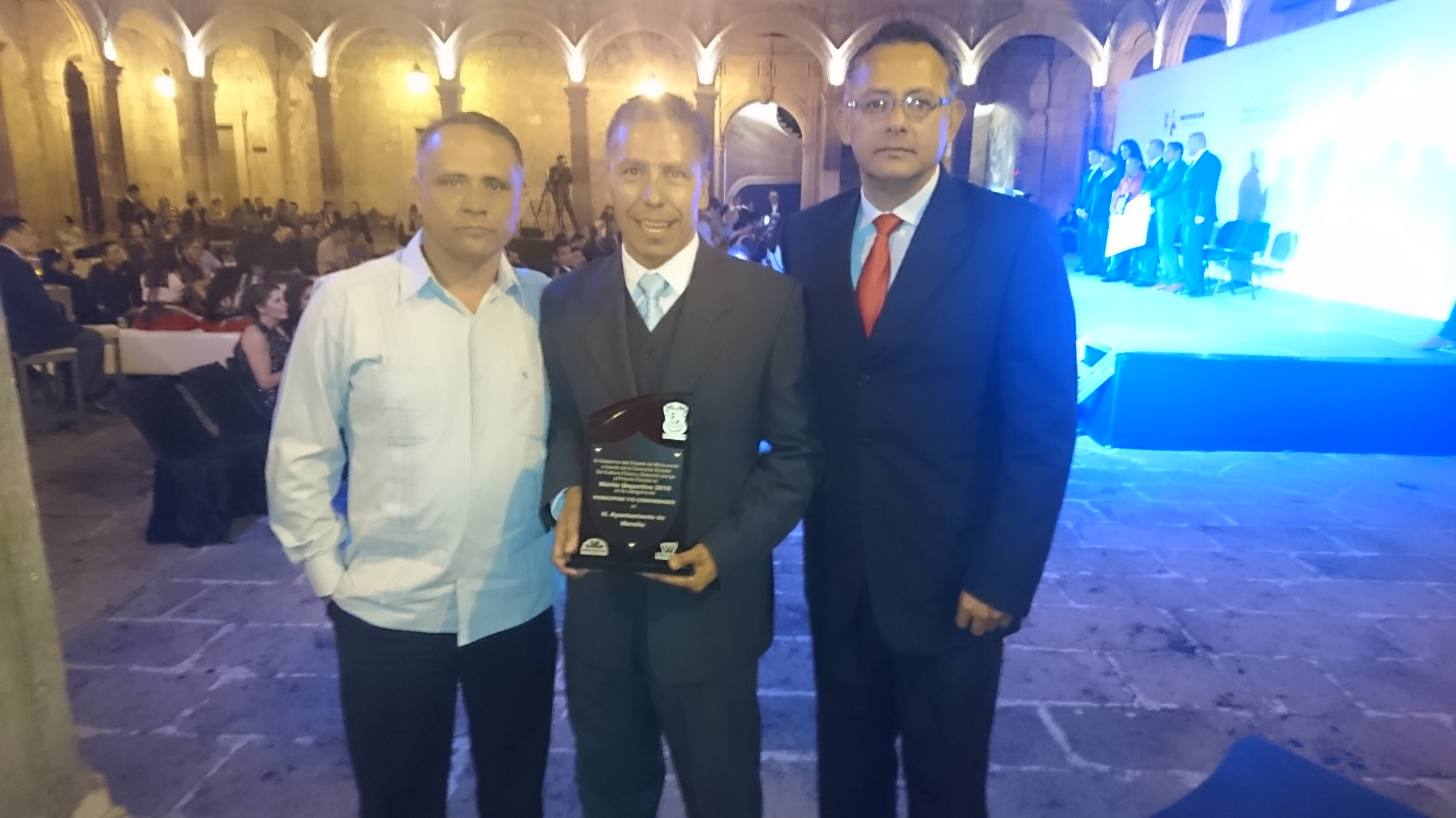 Recibe Ayuntamiento de Morelia Premio al Mérito Deportivo 2016