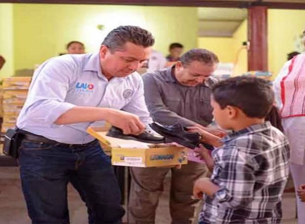 Gestiones del Diputado Eduardo García Chavira benefician a escuelas