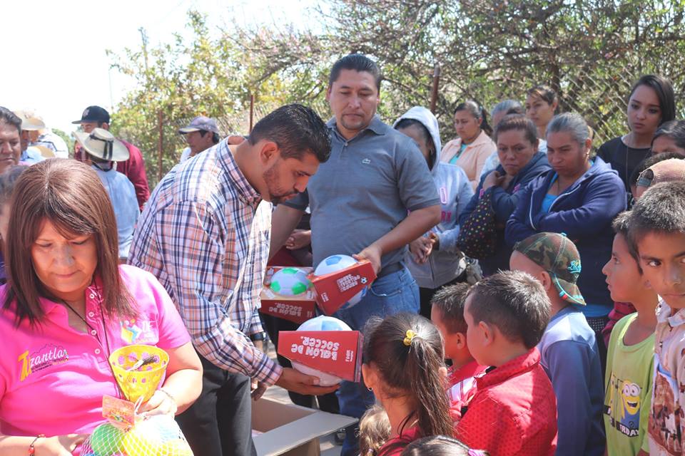 Gobierno de Tuzantla atiende a infantes del medio rural en el festeje de Reyes