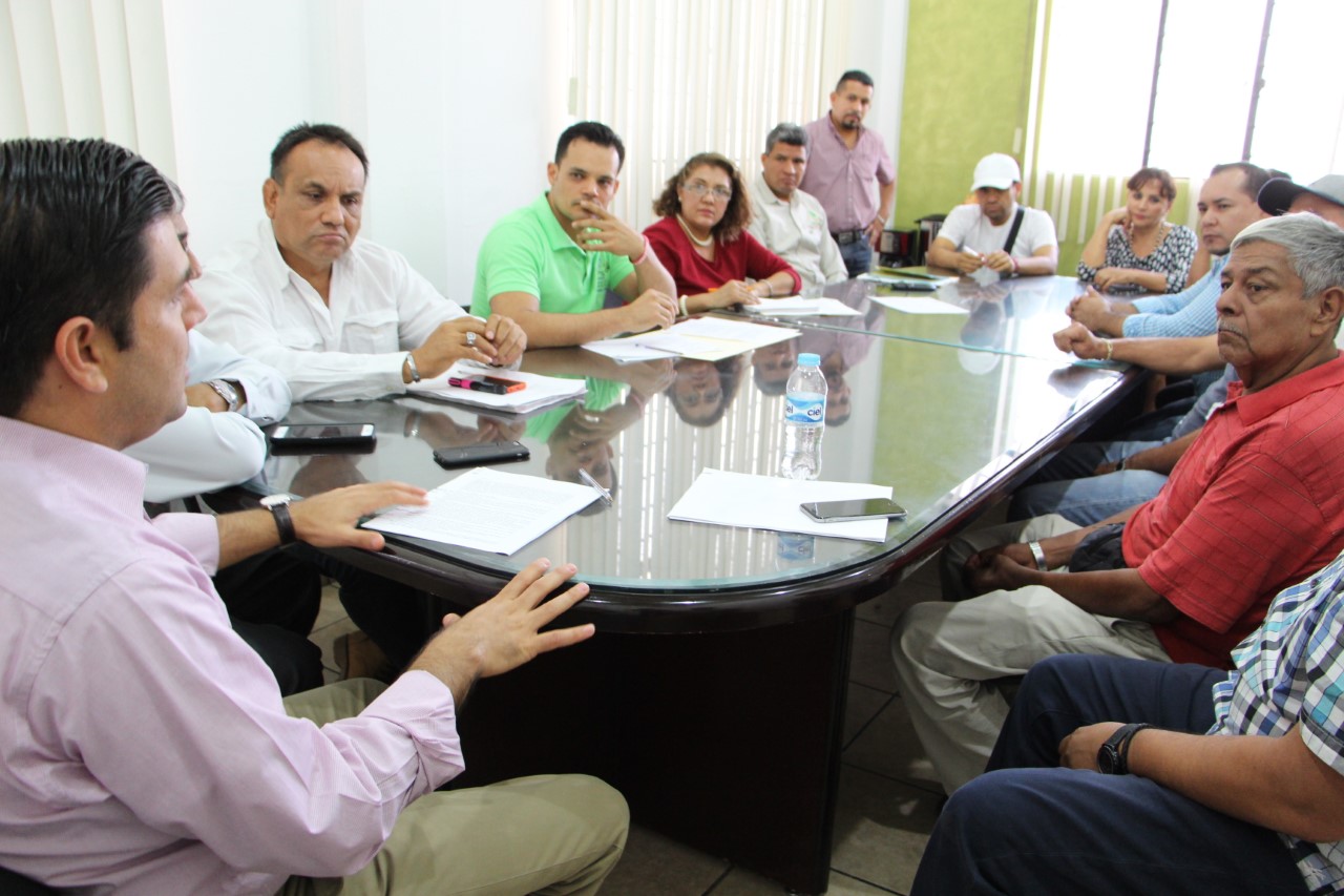 Priorizan obras para el mercado “Ignacio lópez rayón”