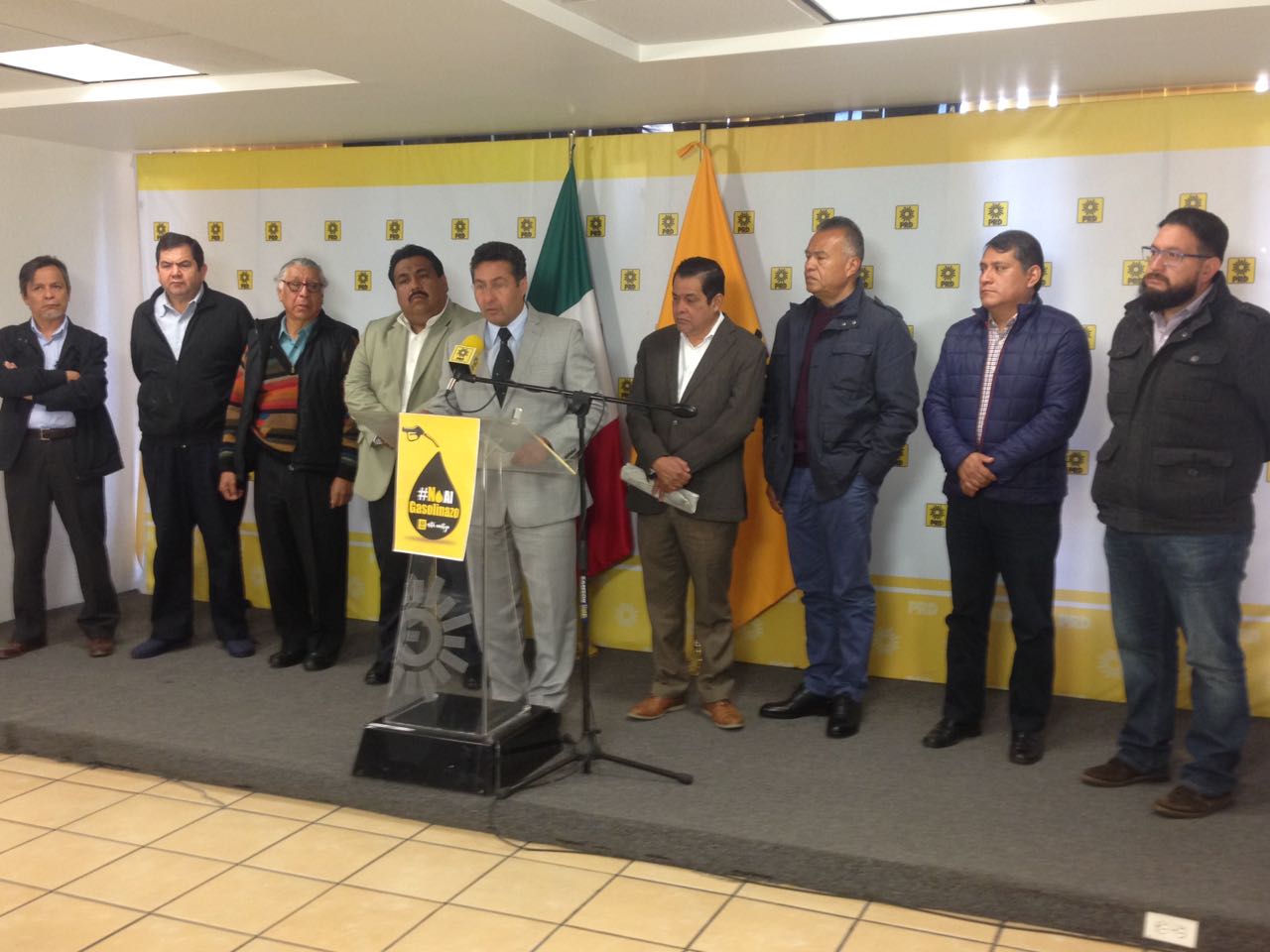 el gasolinazo, compromete el funcionamiento de los ayuntamientos: víctor báez.