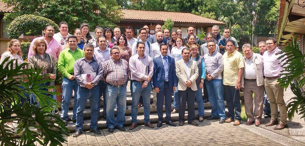 Funcionarios y estudiantes concluyen diplomados del Cedemun, UMSNH e Inafed