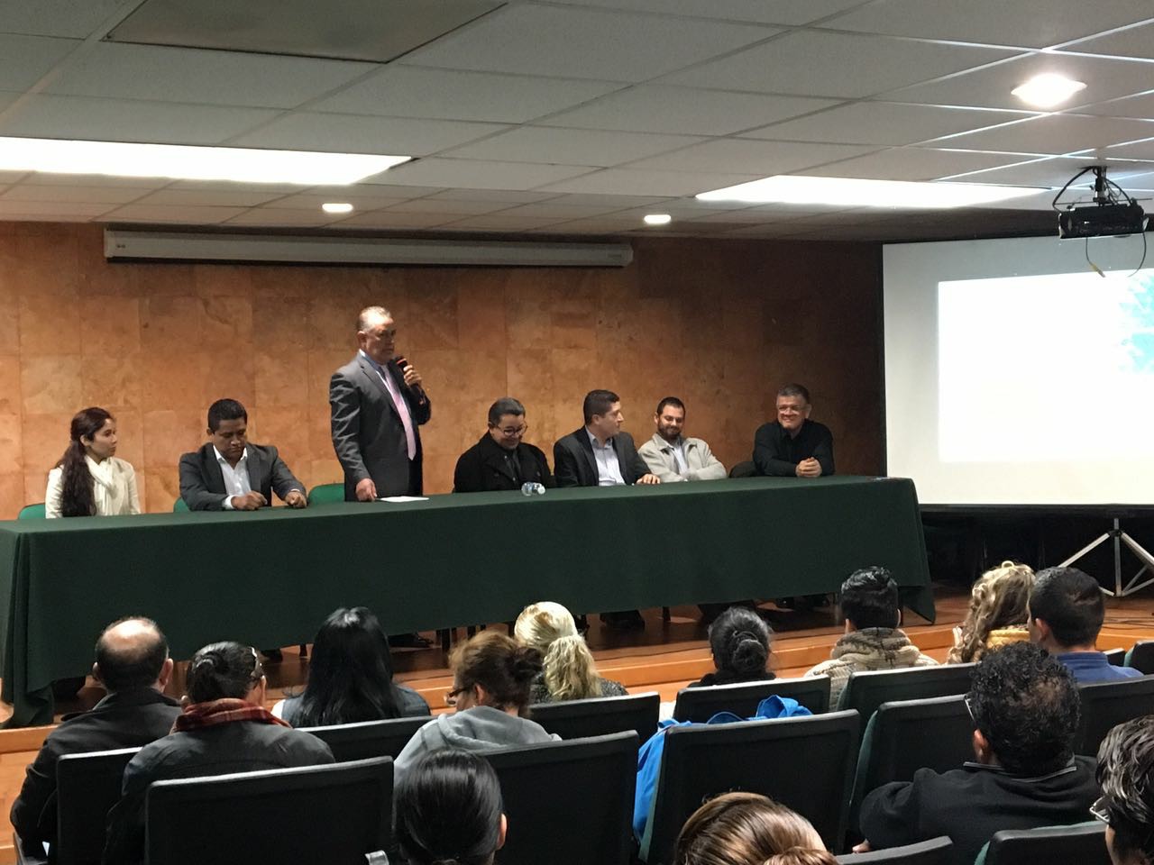 El Telabachillerato Michoacán, comprometido con el crecimiento de sus docentes