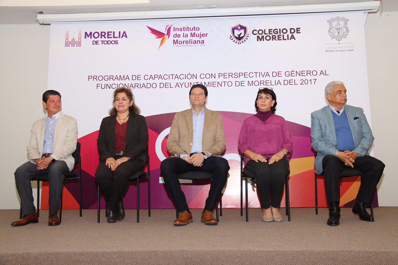 Gobierno Municipal capacita a trabajadores sobre derechos de las mujeres y equidad de género