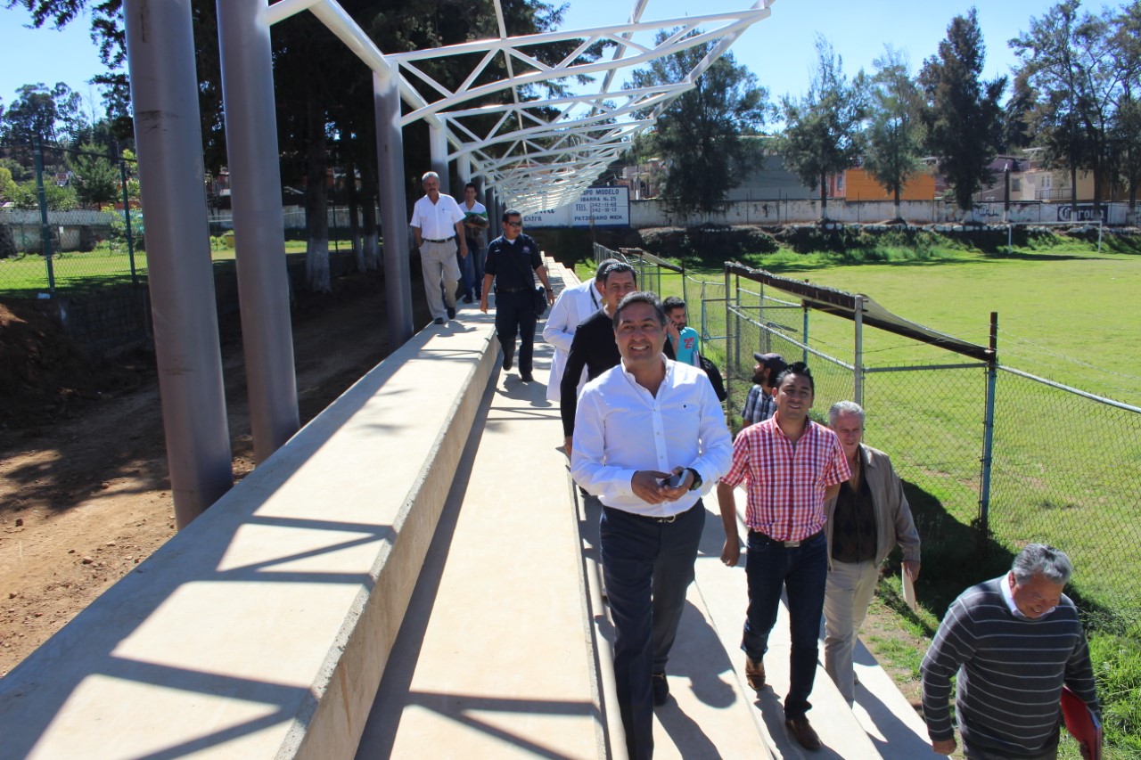 Avance del 50 por ciento registra obra de rehabilitación y modernización de la unidad deportiva