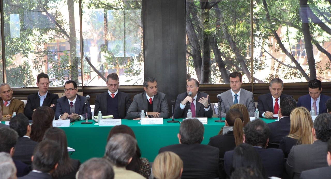 Dialoga Enrique Ochoa con priismo nacional, gobernadores y secretarios de Estado