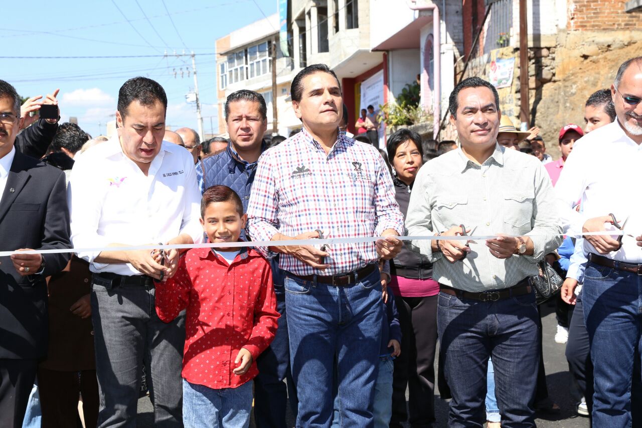 Avanza transformación de Zitácuaro; inaugura Gobernador obras por casi 100 mdp