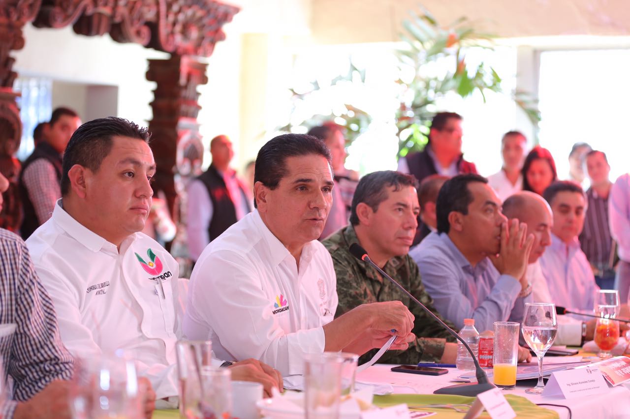 Escucha Silvano Aureoles inquietudes del Consejo para el Desarrollo Integral de Uruapan