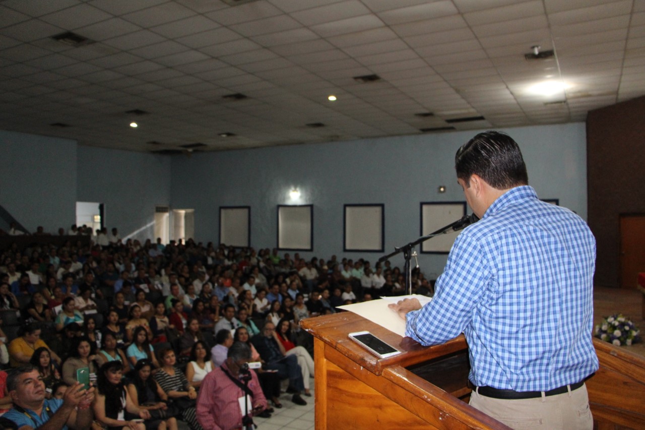 Con éxito se desarrolla coloquio de comunicación educativa