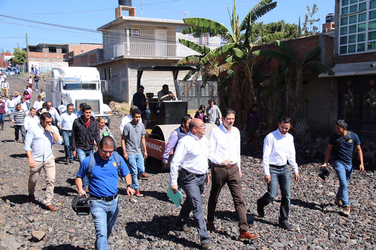 Supervisa Alfonso Martínez obra en colonia Jardines de Santiaguito
