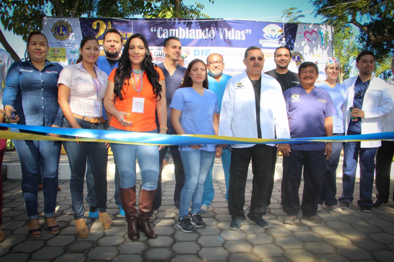 Inicia jornada de prótesis ocular en Apatzingán