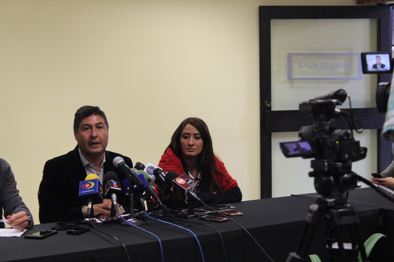 Dar marcha atrás al incremento de los combustibles: Víctor báez