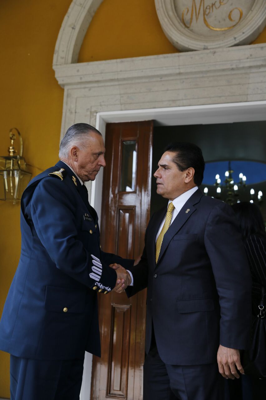 Dialogan Gobernador y Cienfuegos sobre Ley de Seguridad Interior