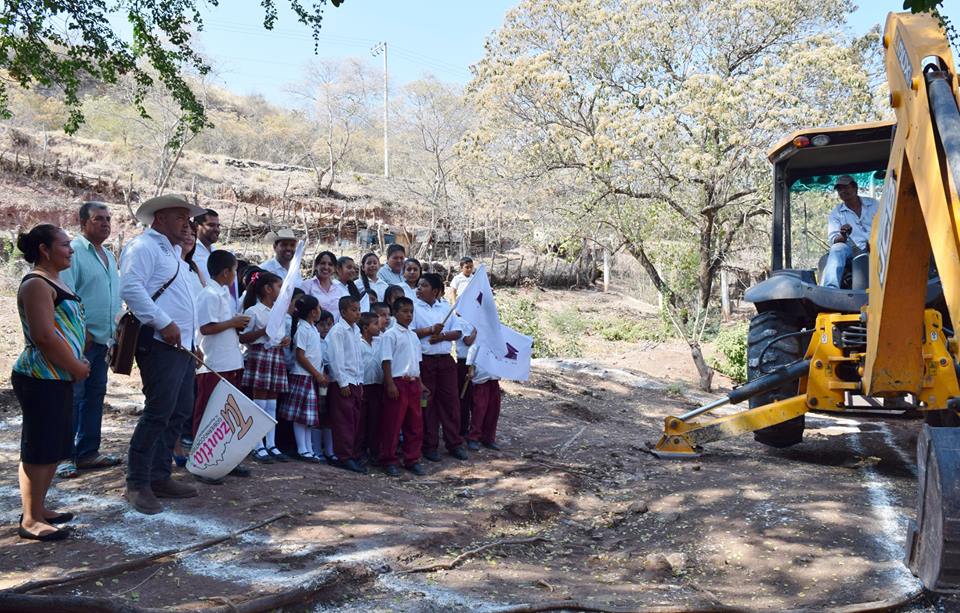 Inicia IIFEEM dignificación de escuela en Tuzantla