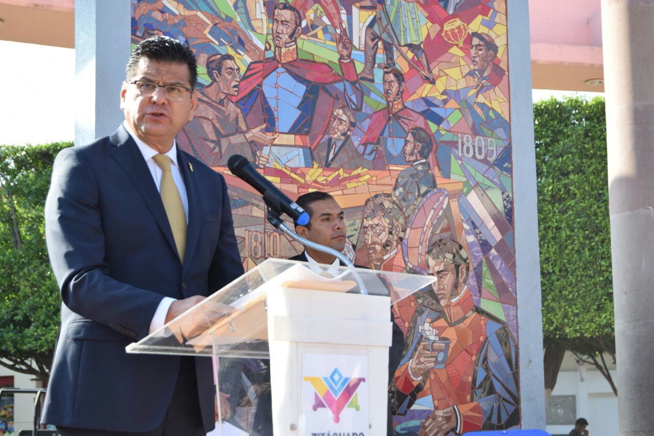 Llama Juan Bernardo Corona a recobrar el espíritu nacionalista y la unidad