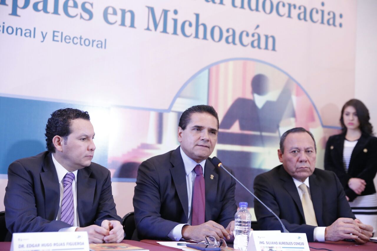 México requiere creación de un frente de coaliciones equilibradas: Silvano Aureoles