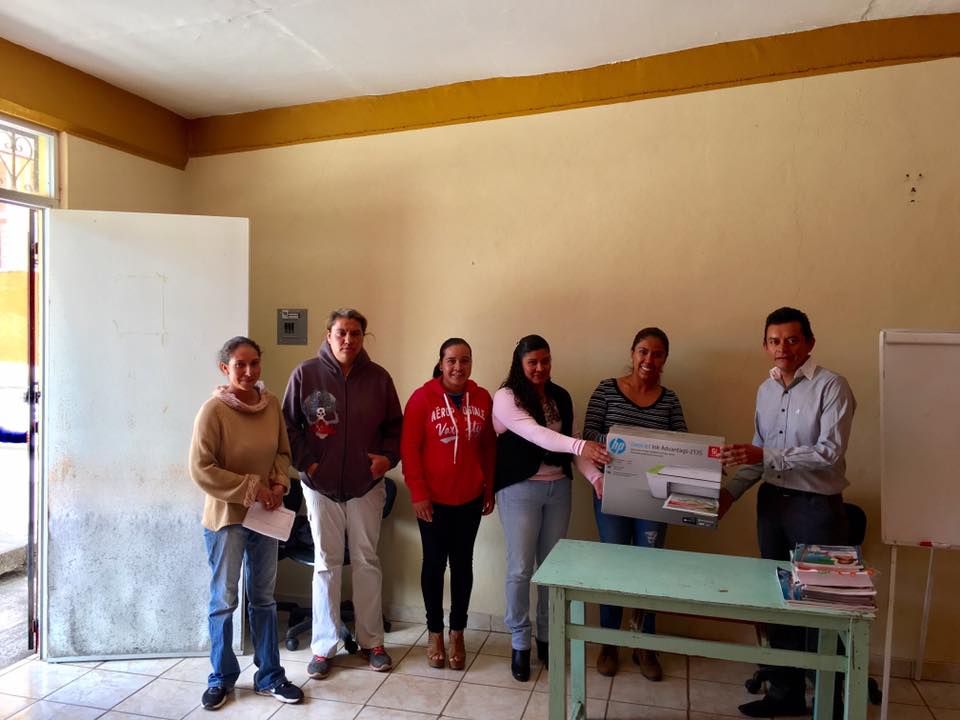 Fanny Arreola Pichardo, visita institución educativa y entrega apoyos