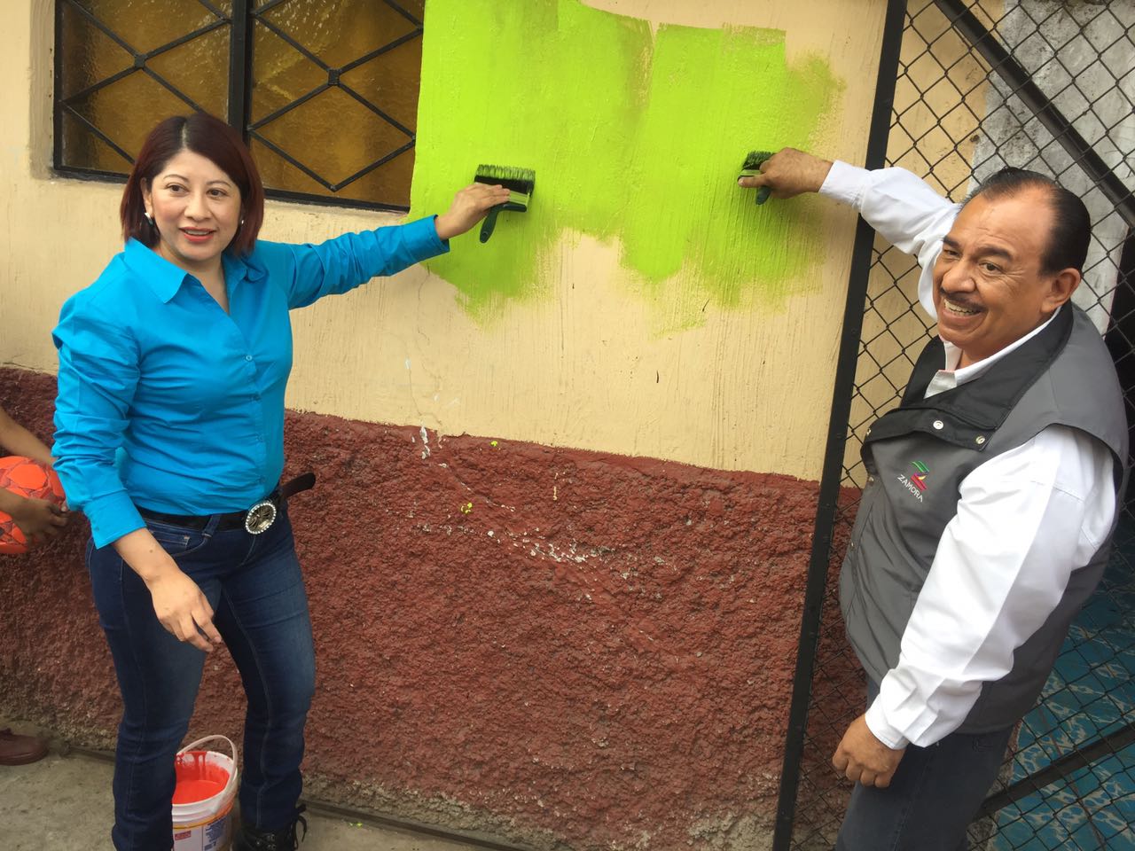 Inicia SESESP pinta de fachadas en viviendas de Zamora