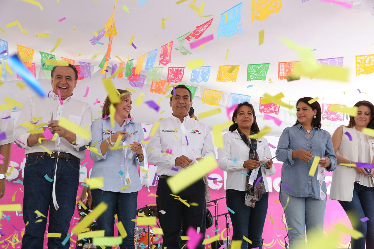 Disfrutan cientos de familias Kermés del DIF Michoacán