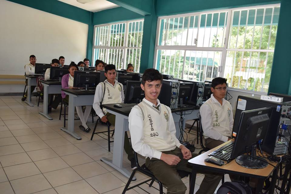 Atiende IIFEEM infraestructura educativa en Jungapeo