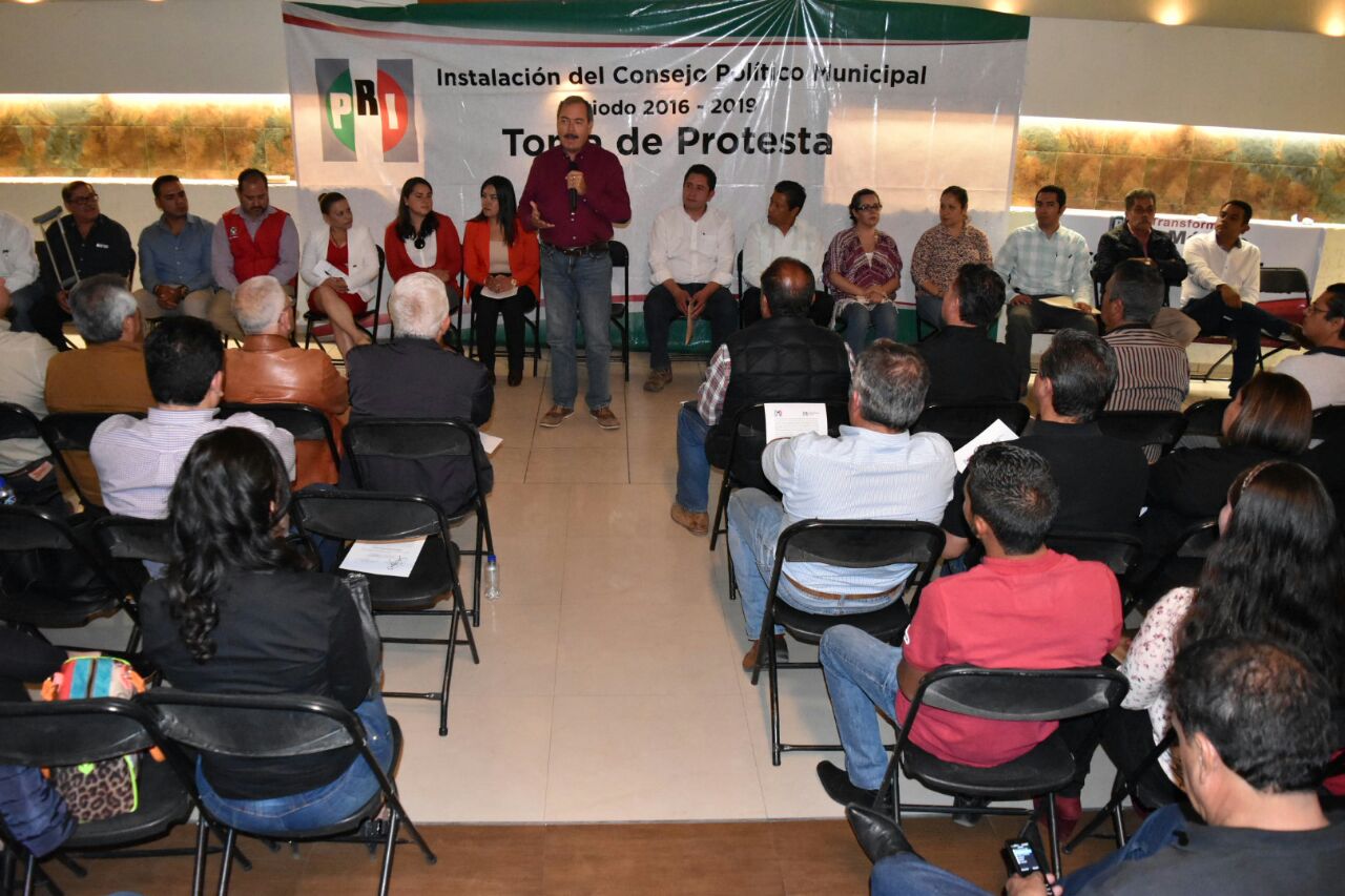 Rinde protesta consejo político de ciudad hidalgo